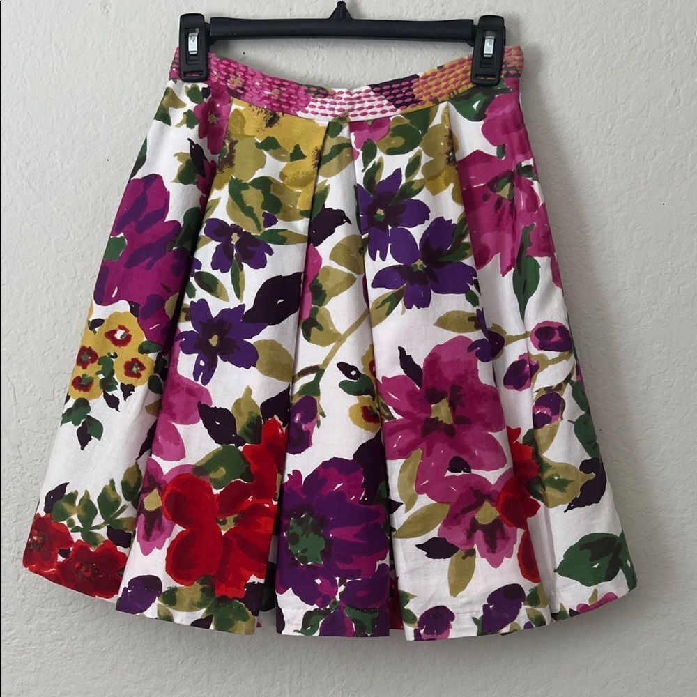Yoana Baraschi Women's Stunning Floral Mini Skirt in Size 4